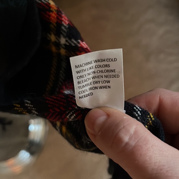 Ladies Plaid Poncho/Wrap with Button Closure, One Size - Picture 4 of 5